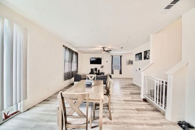 397 Broadstone Ct, Los Banos, CA 93635