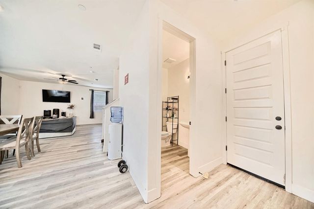 397 Broadstone Ct, Los Banos, CA 93635