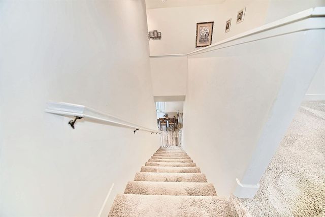 397 Broadstone Ct, Los Banos, CA 93635