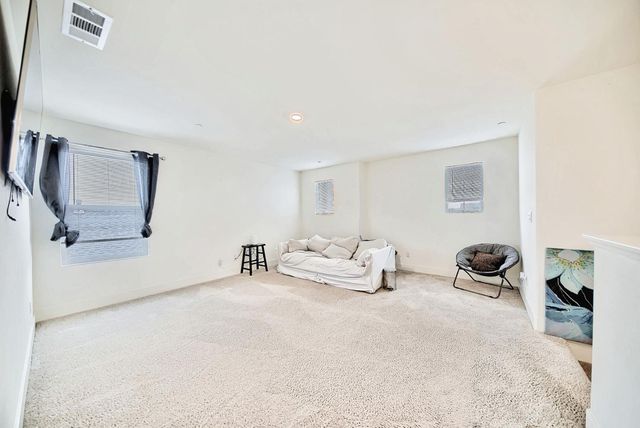 397 Broadstone Ct, Los Banos, CA 93635