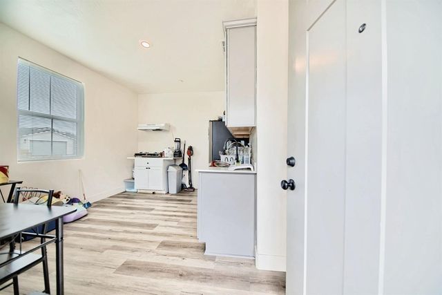 397 Broadstone Ct, Los Banos, CA 93635