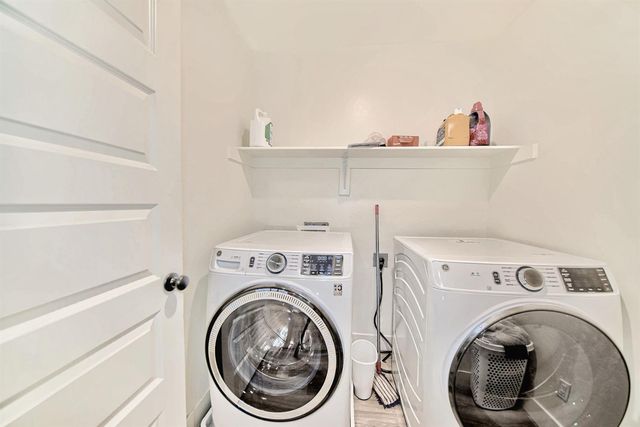 397 Broadstone Ct, Los Banos, CA 93635