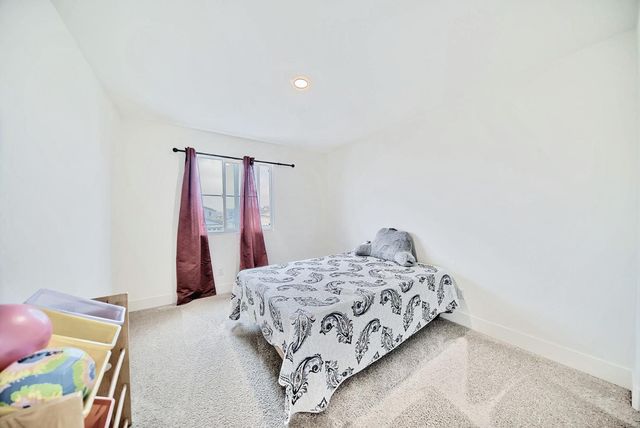 397 Broadstone Ct, Los Banos, CA 93635