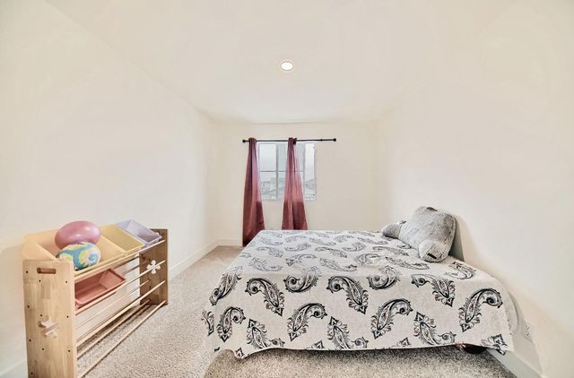 397 Broadstone Ct, Los Banos, CA 93635