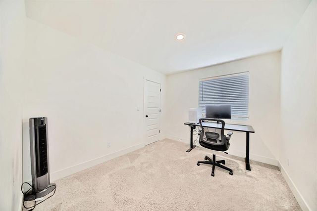 397 Broadstone Ct, Los Banos, CA 93635