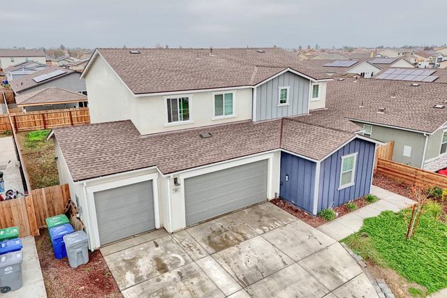 397 Broadstone Ct, Los Banos, CA 93635