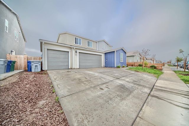 397 Broadstone Ct, Los Banos, CA 93635