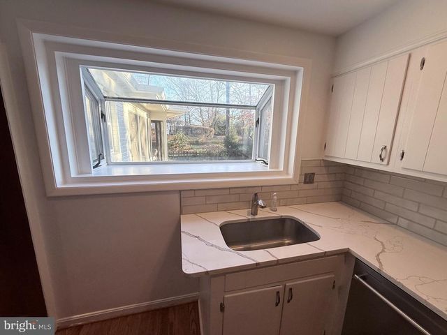 5804 LENOX RD, Bethesda, MD 20817