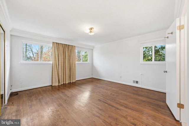 5804 LENOX RD, Bethesda, MD 20817