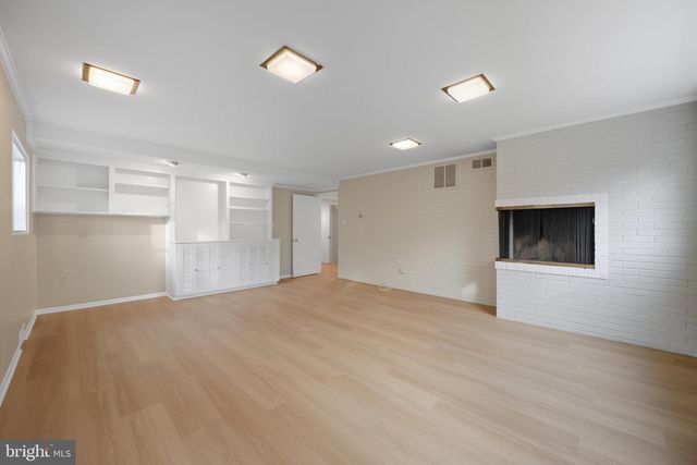 5804 LENOX RD, Bethesda, MD 20817