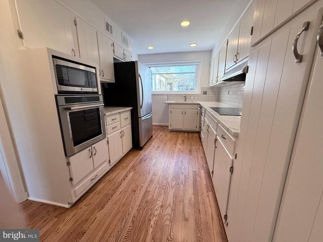 5804 LENOX RD, Bethesda, MD 20817