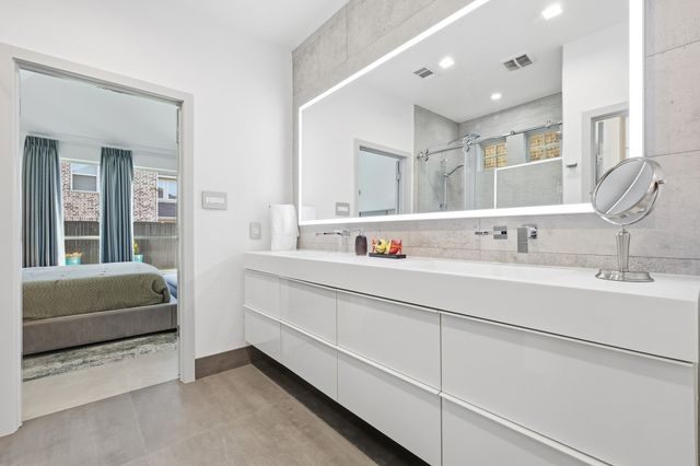 512 Highwood Trail, Lewisville, TX 75056