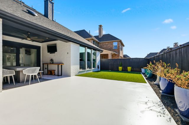 512 Highwood Trail, Lewisville, TX 75056