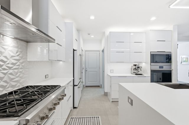 512 Highwood Trail, Lewisville, TX 75056