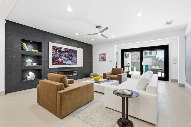 512 Highwood Trail, Lewisville, TX 75056