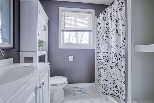 9 Oneida Circle, Nashua, NH 03060