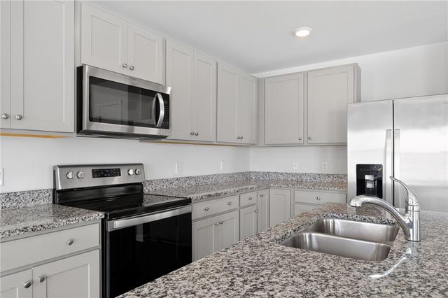 127 Birch Circle, Port Wentworth, GA 31407