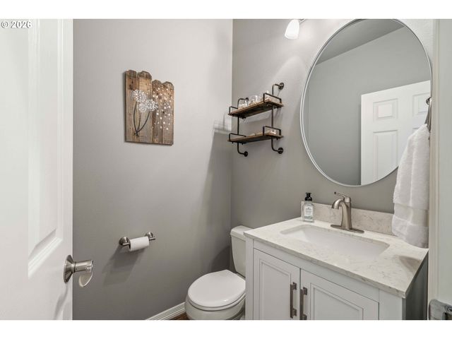 13736 Sw MISTLETOE Dr, Portland, OR 97224