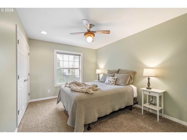 13736 Sw MISTLETOE Dr, Portland, OR 97224