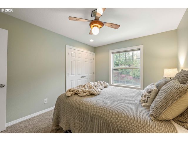 13736 Sw MISTLETOE Dr, Portland, OR 97224