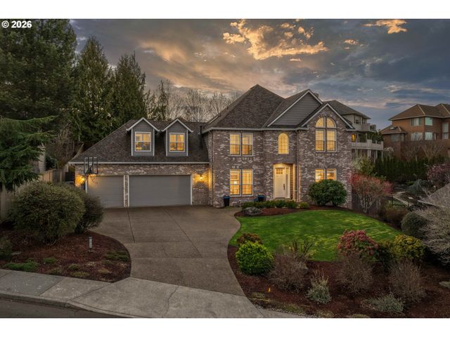 13736 Sw MISTLETOE Dr, Portland, OR 97224