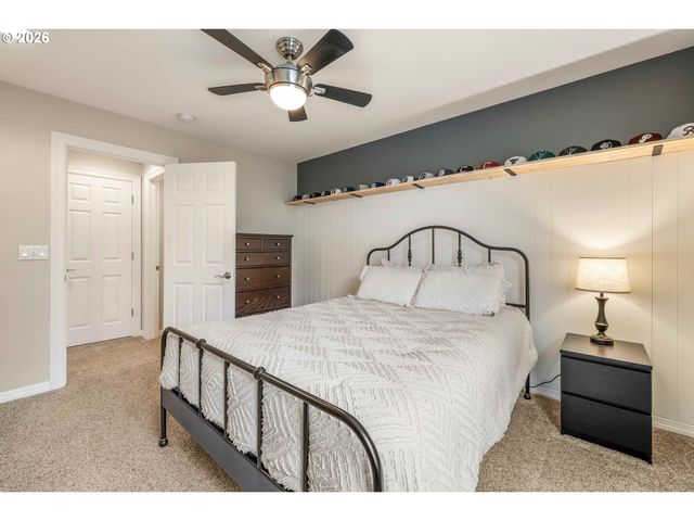 13736 Sw MISTLETOE Dr, Portland, OR 97224