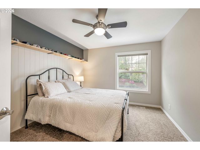 13736 Sw MISTLETOE Dr, Portland, OR 97224