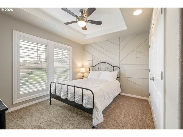 13736 Sw MISTLETOE Dr, Portland, OR 97224