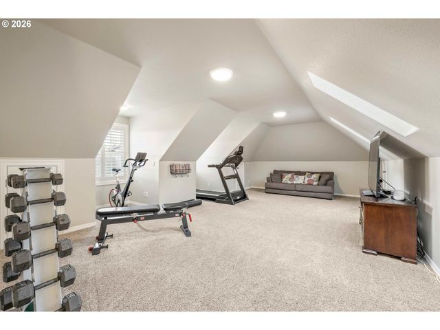 13736 Sw MISTLETOE Dr, Portland, OR 97224