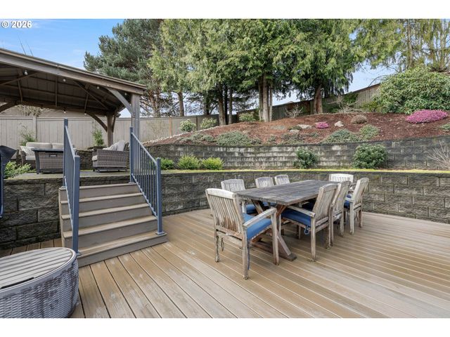 13736 Sw MISTLETOE Dr, Portland, OR 97224