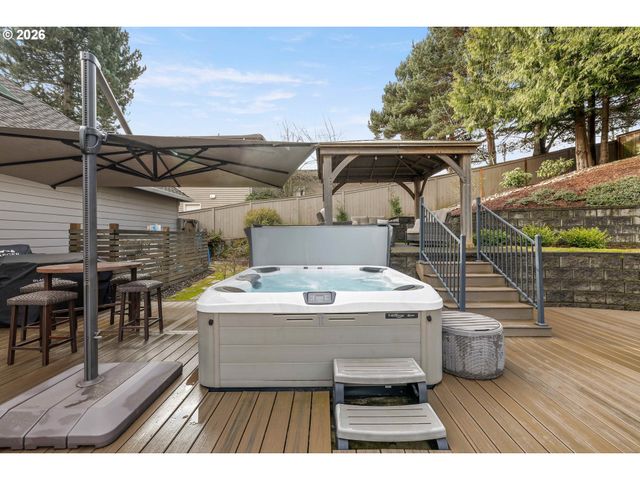 13736 Sw MISTLETOE Dr, Portland, OR 97224