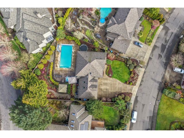 13736 Sw MISTLETOE Dr, Portland, OR 97224