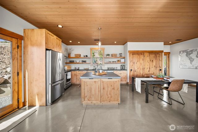 95 Laurel Estates, Rock Island, WA 98850