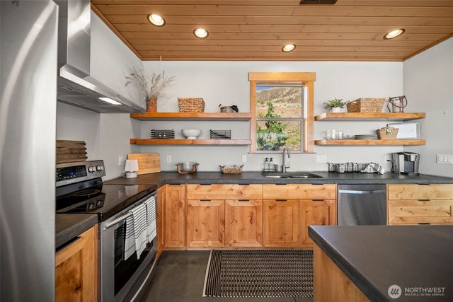 95 Laurel Estates, Rock Island, WA 98850