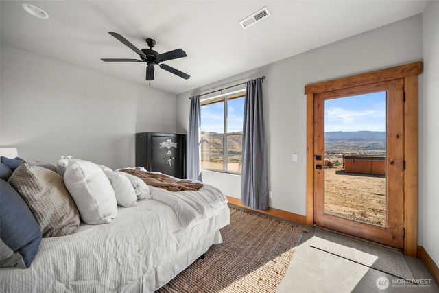 95 Laurel Estates, Rock Island, WA 98850