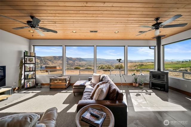 95 Laurel Estates, Rock Island, WA 98850