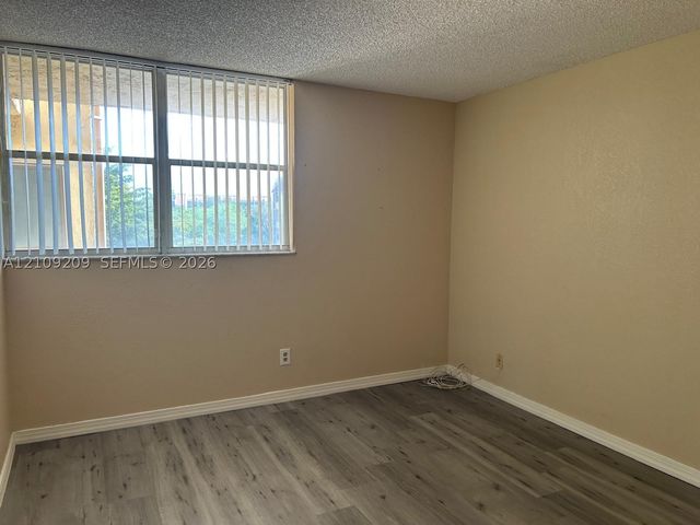 3671 Environ Blvd 470, Lauderhill, FL 33319