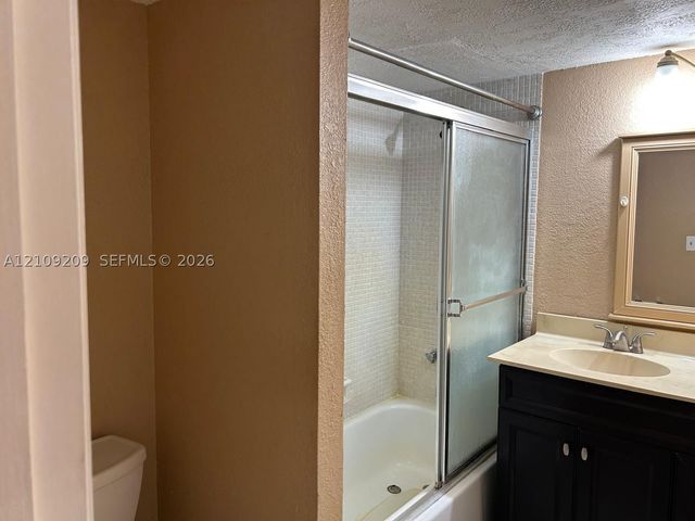 3671 Environ Blvd 470, Lauderhill, FL 33319