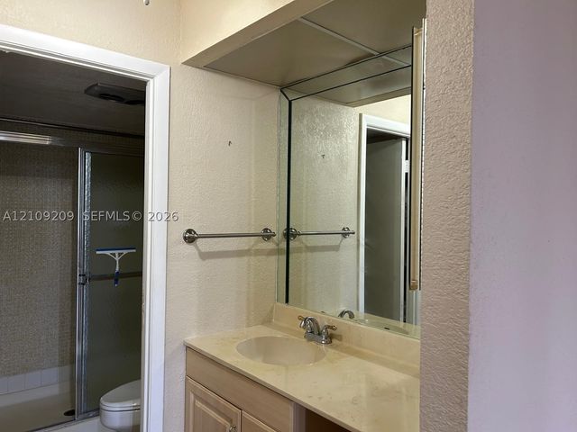 3671 Environ Blvd 470, Lauderhill, FL 33319