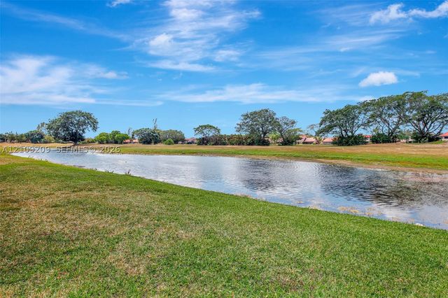 3671 Environ Blvd 470, Lauderhill, FL 33319