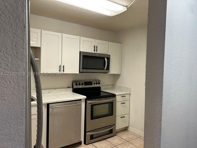 3671 Environ Blvd 470, Lauderhill, FL 33319