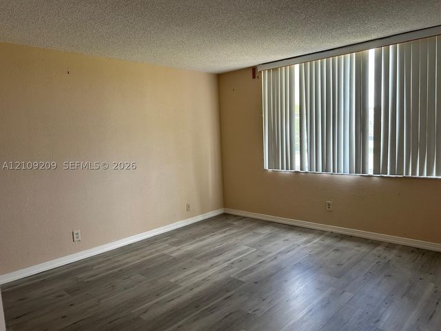 3671 Environ Blvd 470, Lauderhill, FL 33319