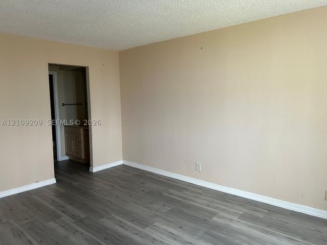 3671 Environ Blvd 470, Lauderhill, FL 33319