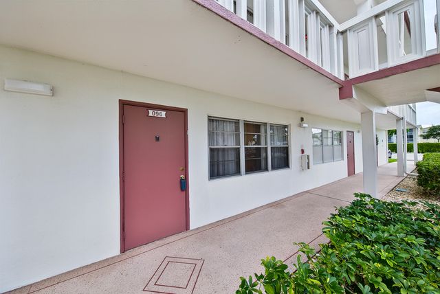 96 Fanshaw, Boca Raton, FL 33434