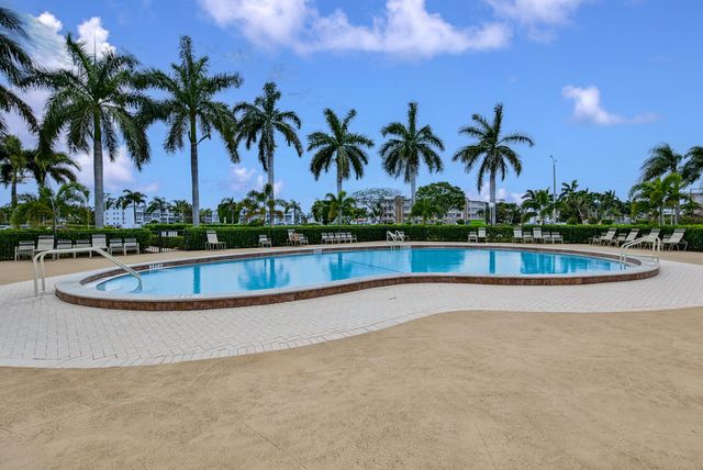 96 Fanshaw, Boca Raton, FL 33434