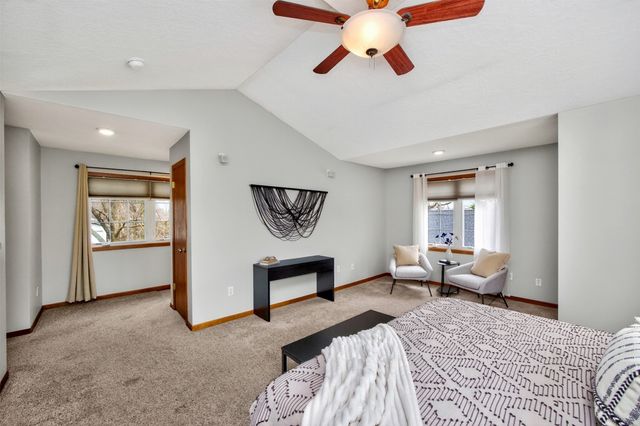 4865 Meredith Drive, Des Moines, IA 50310