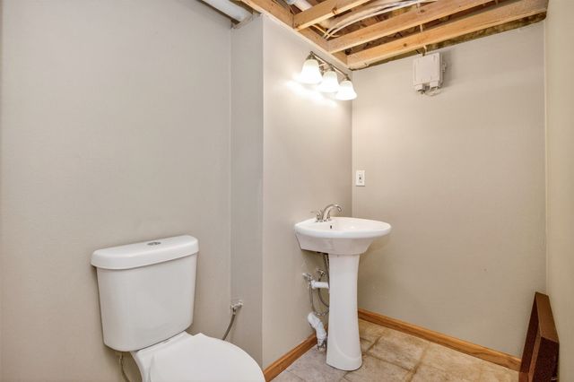 4865 Meredith Drive, Des Moines, IA 50310