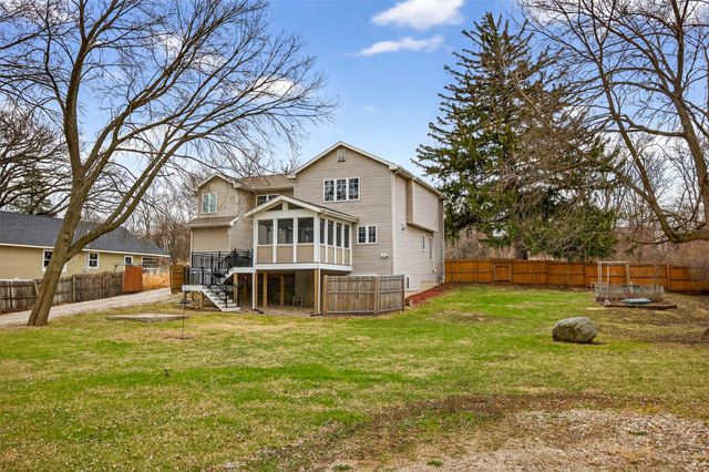 4865 Meredith Drive, Des Moines, IA 50310