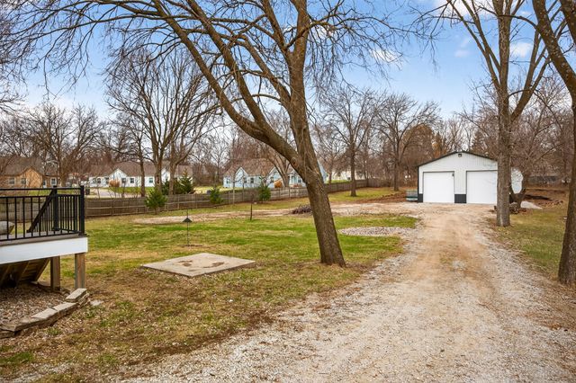 4865 Meredith Drive, Des Moines, IA 50310