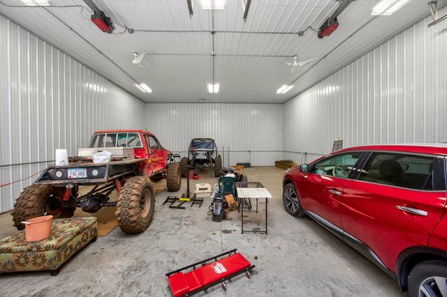 4865 Meredith Drive, Des Moines, IA 50310